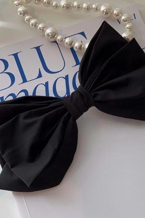 High-End Hepburn Style Bow Hair Clip - Korean Accessories in Premium Quality Fabric