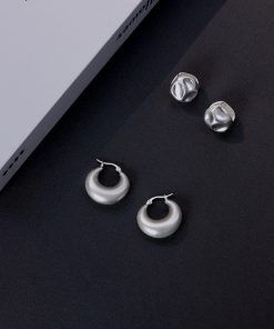 High-End Korean Minimalist Silver Matte Hollow Chunky Round Hoop Earrings for Versatile Fashion