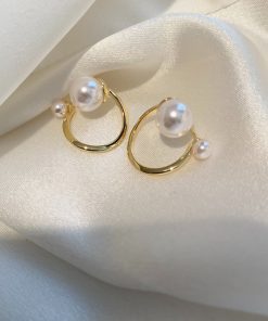 High-End Korean Pearl Large Clip-On Earrings for Women, Elegant Influencer-Style Luxury Ear Studs