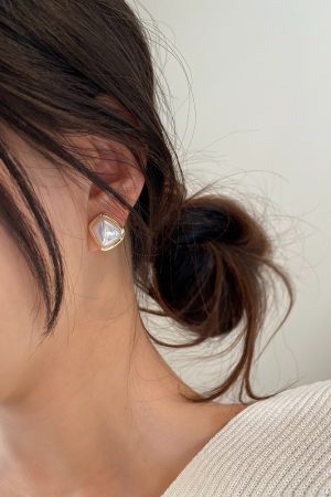 High-End Korean Pearl Large Clip-On Earrings for Women, Elegant Influencer-Style Luxury Ear Studs