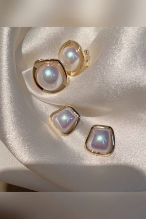 High-End Korean Pearl Large Clip-On Earrings for Women, Elegant Influencer-Style Luxury Ear Studs