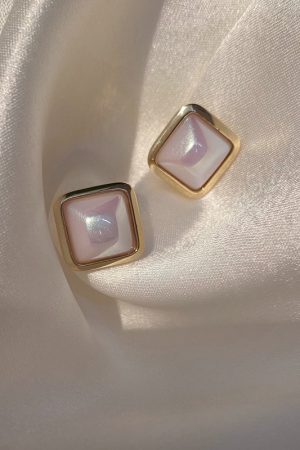 High-End Korean Pearl Large Clip-On Earrings for Women, Elegant Influencer-Style Luxury Ear Studs