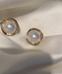 High-End Korean Pearl Large Clip-On Earrings for Women, Elegant Influencer-Style Luxury Ear Studs