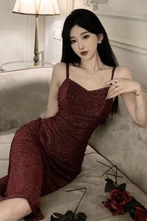 High-End Light Luxury Women's Sparkling Silk Mid-Length Evening Gown with Spaghetti Straps for Formal Events