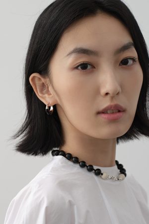 High-End Minimalist Black Enamel Color-Blocking Hoop Earrings for Women - Versatile Modern Jewelry