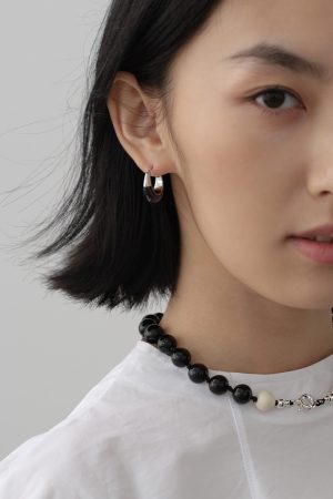 High-End Minimalist Black Enamel Color-Blocking Hoop Earrings for Women - Versatile Modern Jewelry