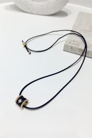 High-End Minimalist Three-Dimensional Heart-Shaped Flower Necklace - Adjustable Clavicle Chain for Sweater - Elegant Accessory
