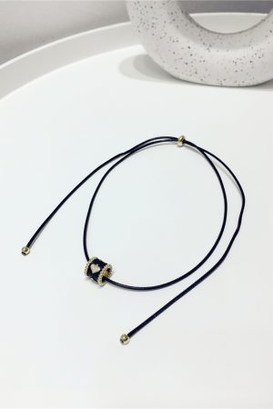 High-End Minimalist Three-Dimensional Heart-Shaped Flower Necklace - Adjustable Clavicle Chain for Sweater - Elegant Accessory