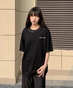 High-End Minimalist Unisex Short-Sleeve T-Shirt - Trendy Clean Fit Top for Casual Style