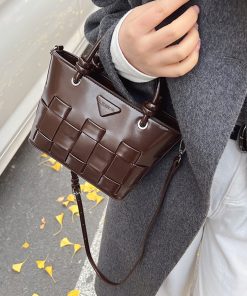 High-End Oil Wax Leather Bucket Bag for Women - 2025 Patchwork Shoulder Crossbody Handbag for Spring and Summer Fashion