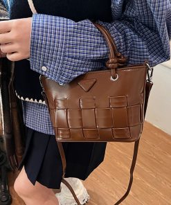 High-End Oil Wax Leather Bucket Bag for Women - 2025 Patchwork Shoulder Crossbody Handbag for Spring and Summer Fashion