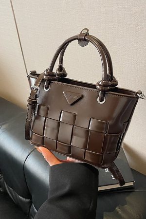 High-End Oil Wax Leather Bucket Bag for Women - 2025 Patchwork Shoulder Crossbody Handbag for Spring and Summer Fashion