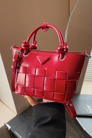 High-End Oil Wax Leather Bucket Bag for Women - 2025 Patchwork Shoulder Crossbody Handbag for Spring and Summer Fashion