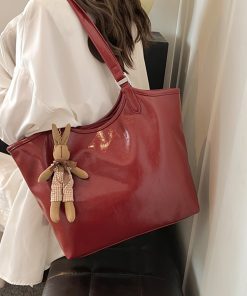 High-End Oil Wax Leather Tote Bag for Women - Large Capacity Shoulder Bag for Spring/Summer 2025, Ideal for Students and Commuting