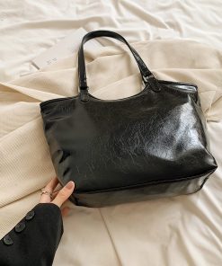 High-End Oil Wax Leather Tote Bag for Women - Large Capacity Shoulder Bag for Spring/Summer 2025, Ideal for Students and Commuting