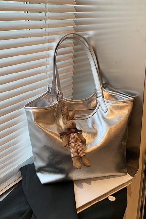 High-End Oil Wax Leather Tote Bag for Women - Large Capacity Shoulder Bag for Spring/Summer 2025, Ideal for Students and Commuting