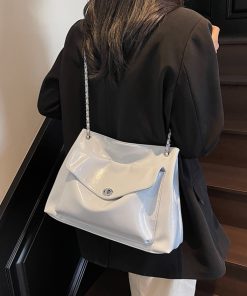 High-End Oil Wax Leather Tote Bag for Women, 2025 Korean Style Fashion Chain Shoulder Crossbody Commuter Bag