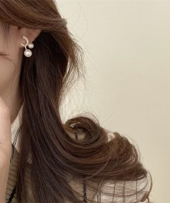 High-End Pearl Stud Earrings - Trendy 2025 Korean Style Light Luxury Design for Women, Internet Celebrity Must-Have