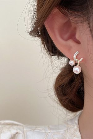 High-End Pearl Stud Earrings - Trendy 2025 Korean Style Light Luxury Design for Women, Internet Celebrity Must-Have