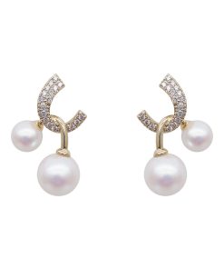 High-End Pearl Stud Earrings - Trendy 2025 Korean Style Light Luxury Design for Women, Internet Celebrity Must-Have