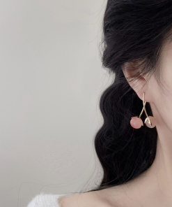 High-End Pink Peach Water Fragrance Earrings for Women, Lily of the Valley Back Hanging Clip-Ons, No Ear Holes, Floral Design
