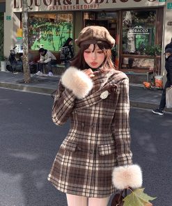 High-End Plaid Wool Coat for Women - Loose Slimming Plush Design for Autumn and Winter Fashion