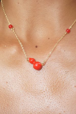 High-End Red Chinese Gourd Necklace - Semi-Three-Dimensional National Style Pendant for Vacation & Luxe Fashion