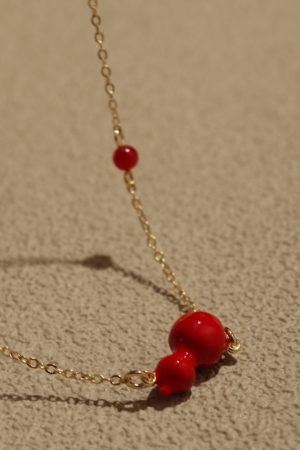 High-End Red Chinese Gourd Necklace - Semi-Three-Dimensional National Style Pendant for Vacation & Luxe Fashion
