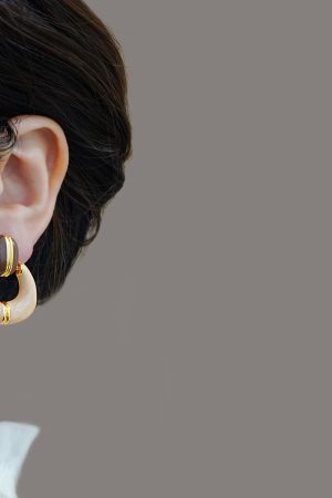 High-End Retro Enamel Drop Earrings with Unique Geometric Design - Trendy Fashion Accessories for Women, Slimming and Elegant