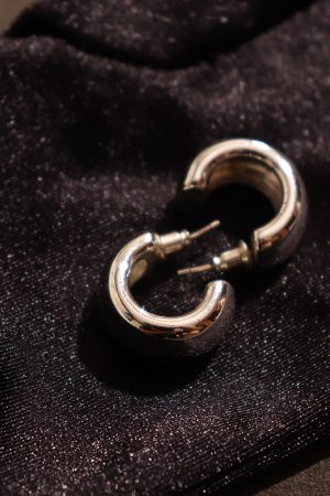 High-End Simple Hoop Earrings, Niche Design S925 Silver Needle Studs, Trendy 2025 Fashion Accessory