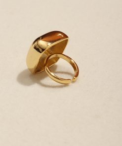 High-End Square Ring for Women - Elegant Vacation Style, Simple Versatile Niche Design, Fashionable French Aesthetic