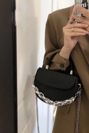 High-End Textured Chain Small Square Saddle Bag - 2025 Spring/Summer Fashion Crossbody Bag