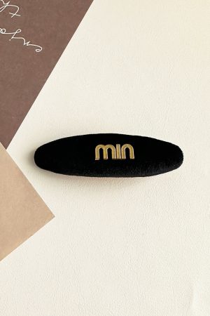 High-End Velvet Hair Clip for Forehead Bangs, Retro Oval Side Clip, Elegant Duckbill Hair Accessory for Autumn and Winter