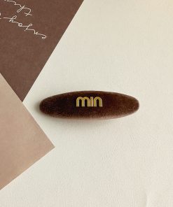 High-End Velvet Hair Clip for Forehead Bangs, Retro Oval Side Clip, Elegant Duckbill Hair Accessory for Autumn and Winter