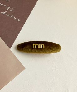 High-End Velvet Hair Clip for Forehead Bangs, Retro Oval Side Clip, Elegant Duckbill Hair Accessory for Autumn and Winter