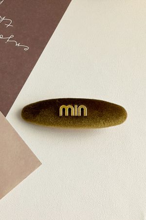 High-End Velvet Hair Clip for Forehead Bangs, Retro Oval Side Clip, Elegant Duckbill Hair Accessory for Autumn and Winter