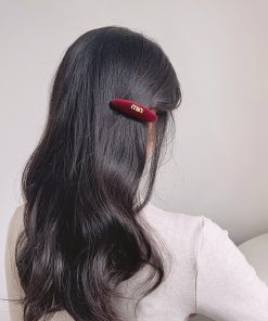 High-End Velvet Hair Clip for Forehead Bangs, Retro Oval Side Clip, Elegant Duckbill Hair Accessory for Autumn and Winter