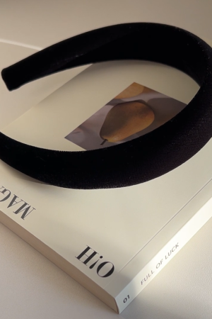 High-End Velvet Headband in Black and Brown - Stylish Minimalist Hair Accessory, Korean Imported Fashion Statement