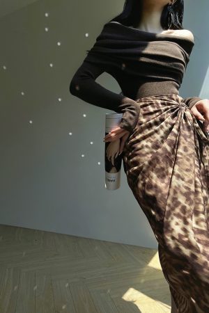 High-End Vintage Leopard Print Bodycon Midi Skirt with Split - Autumn Old Money Style