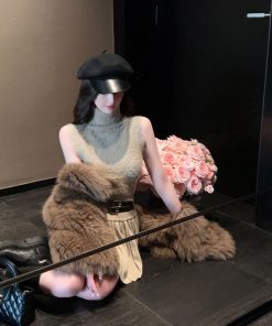 High-End Women's Short Fox Fur Woven Leather Coat - Stylish Thick Winter Jacket for Chic Fashion Lovers