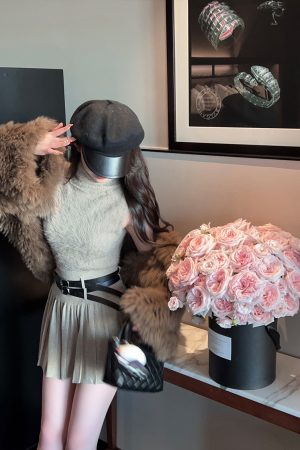 High-End Women's Short Fox Fur Woven Leather Coat - Stylish Thick Winter Jacket for Chic Fashion Lovers