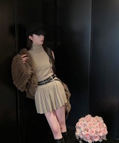 High-End Women's Short Fox Fur Woven Leather Coat - Stylish Thick Winter Jacket for Chic Fashion Lovers