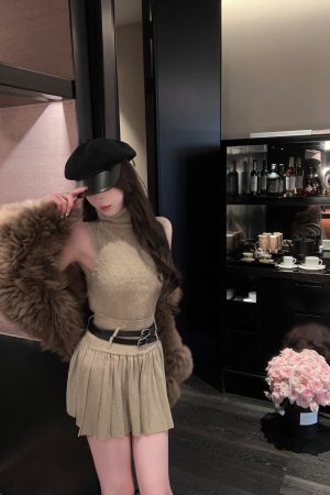 High-End Women's Short Fox Fur Woven Leather Coat - Stylish Thick Winter Jacket for Chic Fashion Lovers