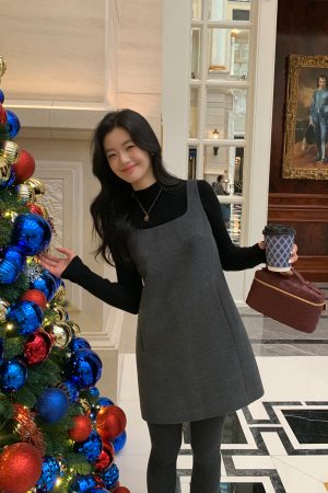High-End Woolen Sleeveless Vest Dress for Women - Elegant Layered Autumn Winter Style