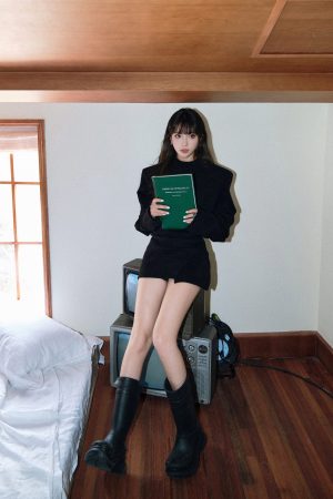 High-Neck Fleece Long Sleeve Sweatshirt and High-Waisted A-Line Skirt Two-Piece Set for Women - Casual Chic Style