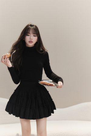 High-Neck Knitted Base Layer Long Sleeve Sweater for Women, Slim-Fit Solid Color Wool Top, Versatile Autumn Fashion