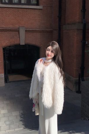 High-Quality Eco-Friendly White Feather Fur Short Coat for Women - Designer Style Outerwear