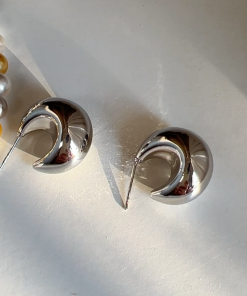 High-Quality Gold Minimalist Water Drop 925 Silver Needle Earrings - Exquisite Light Luxury Versatile Fashion for Women