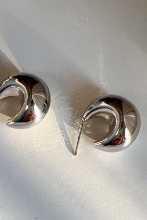 High-Quality Gold Minimalist Water Drop 925 Silver Needle Earrings - Exquisite Light Luxury Versatile Fashion for Women