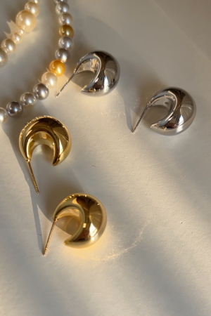 High-Quality Gold Minimalist Water Drop 925 Silver Needle Earrings - Exquisite Light Luxury Versatile Fashion for Women